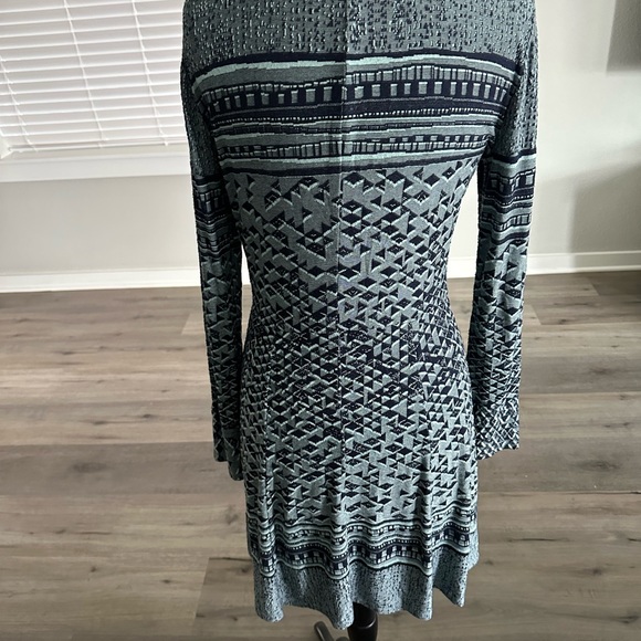 BCBG blue Kennidi fit and flare dress! - Picture 2 of 5